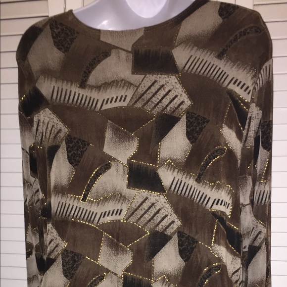 TRAVEL ELEGANCE!!!! Beautiful Long Sleeve Top - Picture 3 of 5